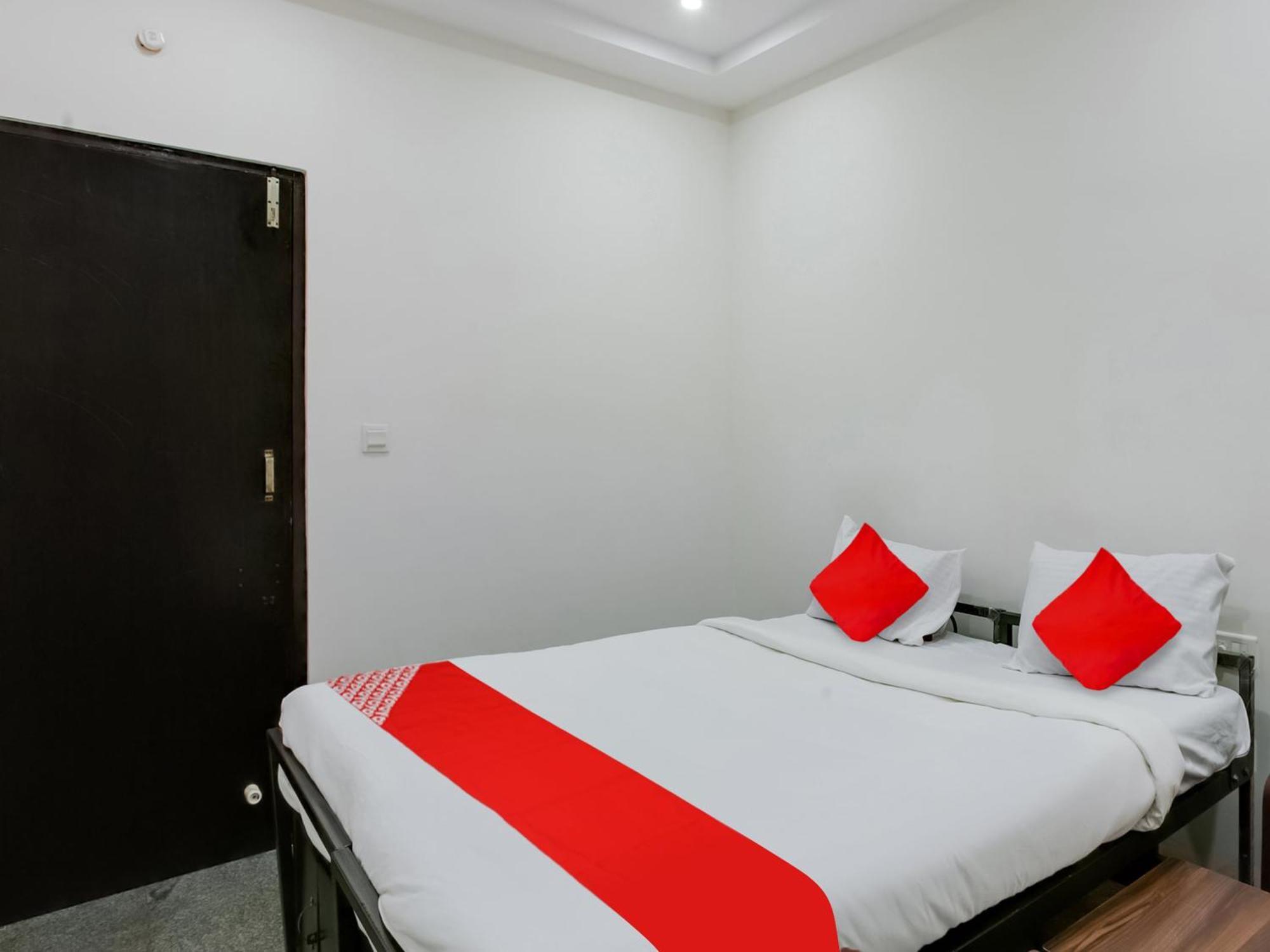 Hotel O Manjushree Boarding & Lodging Nearby Dr.Br Ambedkar Stadium Basveshwar Nagar Bangalore Bagian luar foto