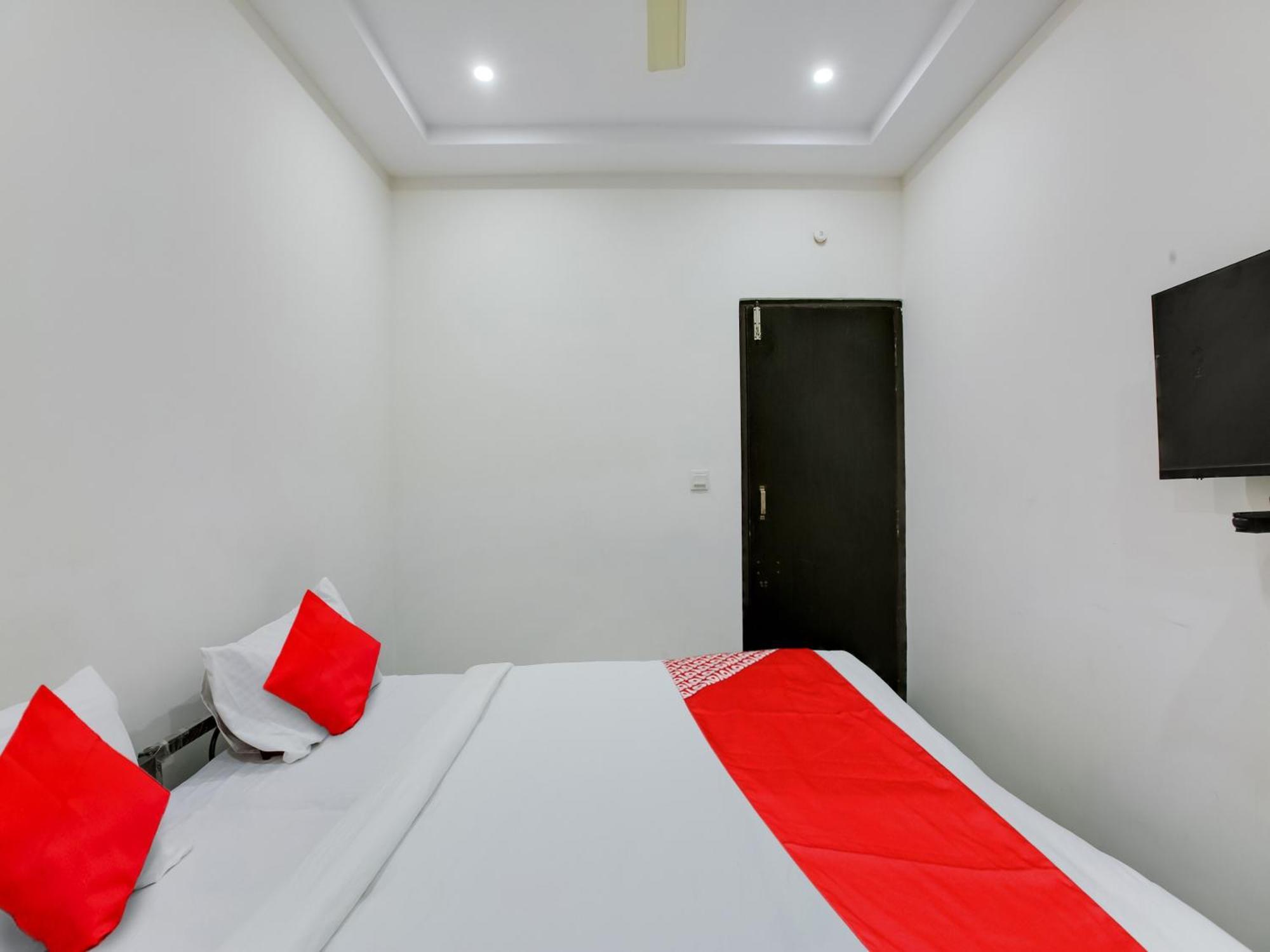 Hotel O Manjushree Boarding & Lodging Nearby Dr.Br Ambedkar Stadium Basveshwar Nagar Bangalore Bagian luar foto